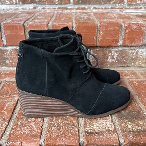 TOMS Hyde Black Suede Wedge Ankle Boots Women's Size 10